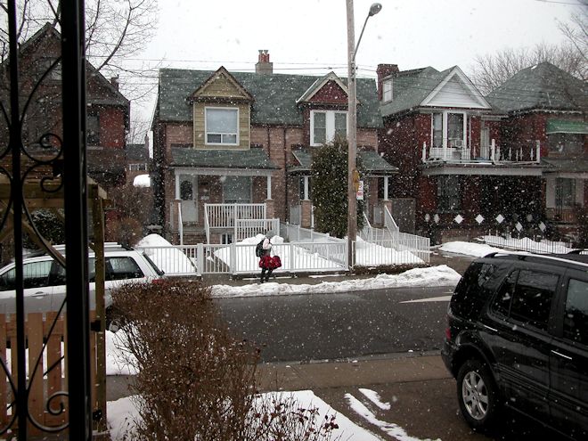 1300224 snowingbs.jpg